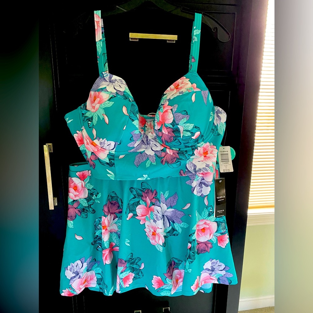 Torrid Vixen swim collection, 2 piece swim suit, nwt, teal, floral, size 3